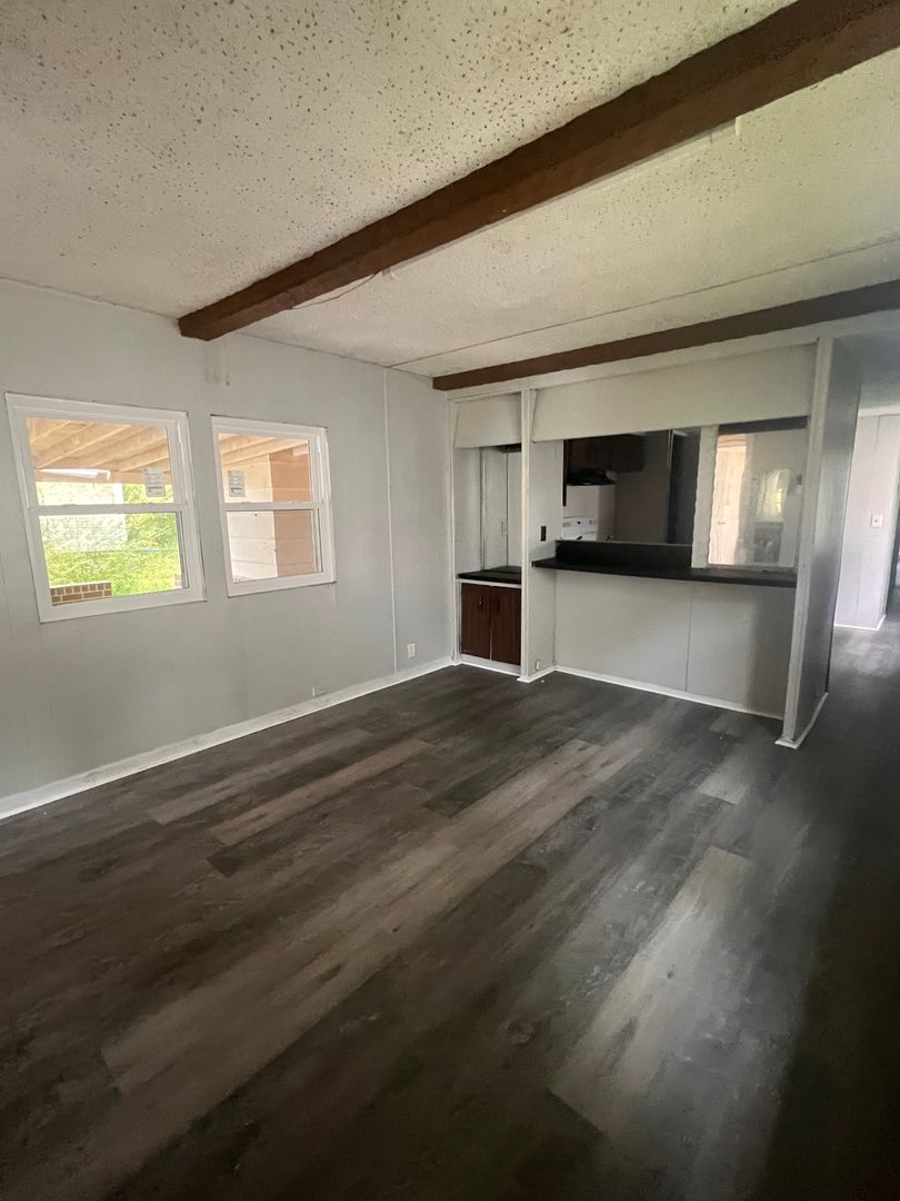 LaFayette House: 409 Daugherty St 1/2