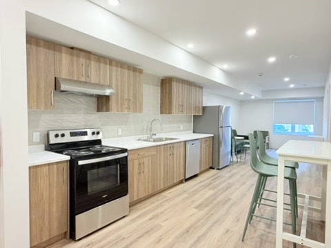 Windsor Condo: 185 Randolph Ave