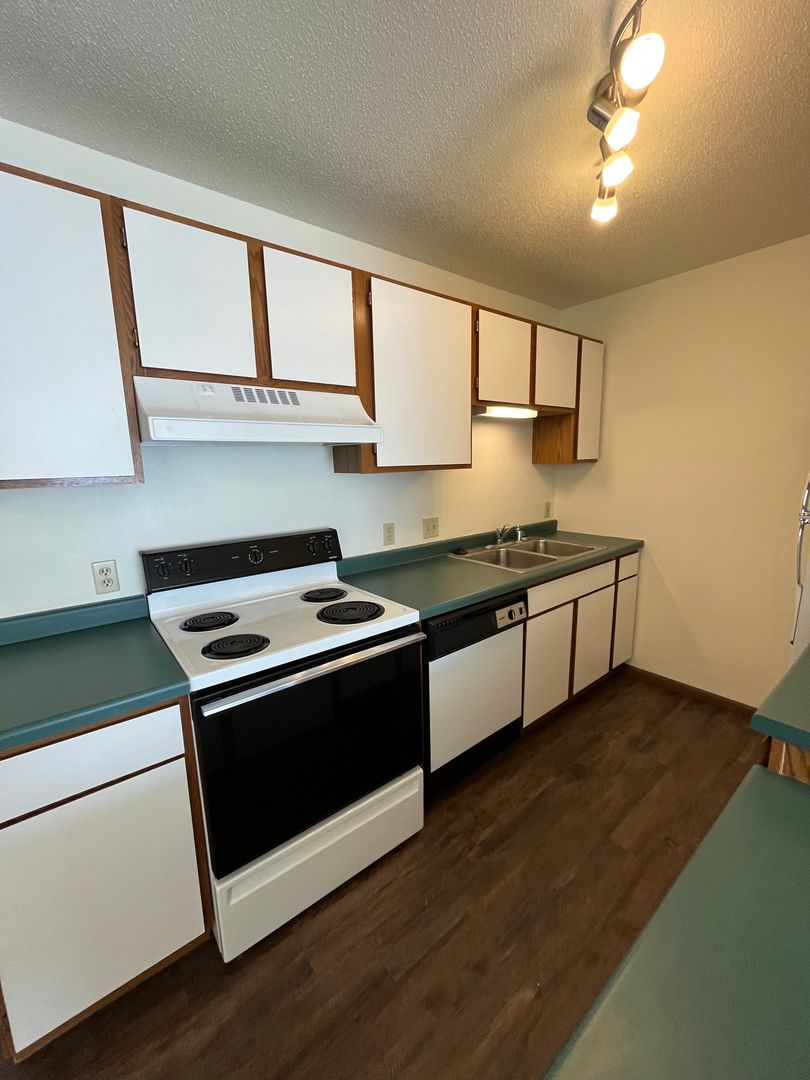 Tomah Apartment: 202 Murdock St