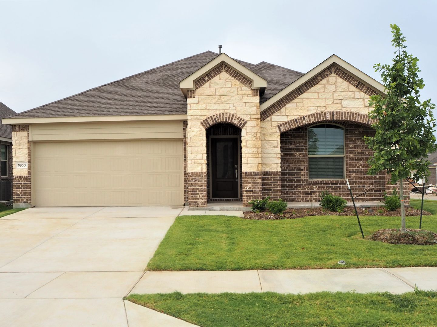 Little Elm House: 1800 Lakegrove Rd