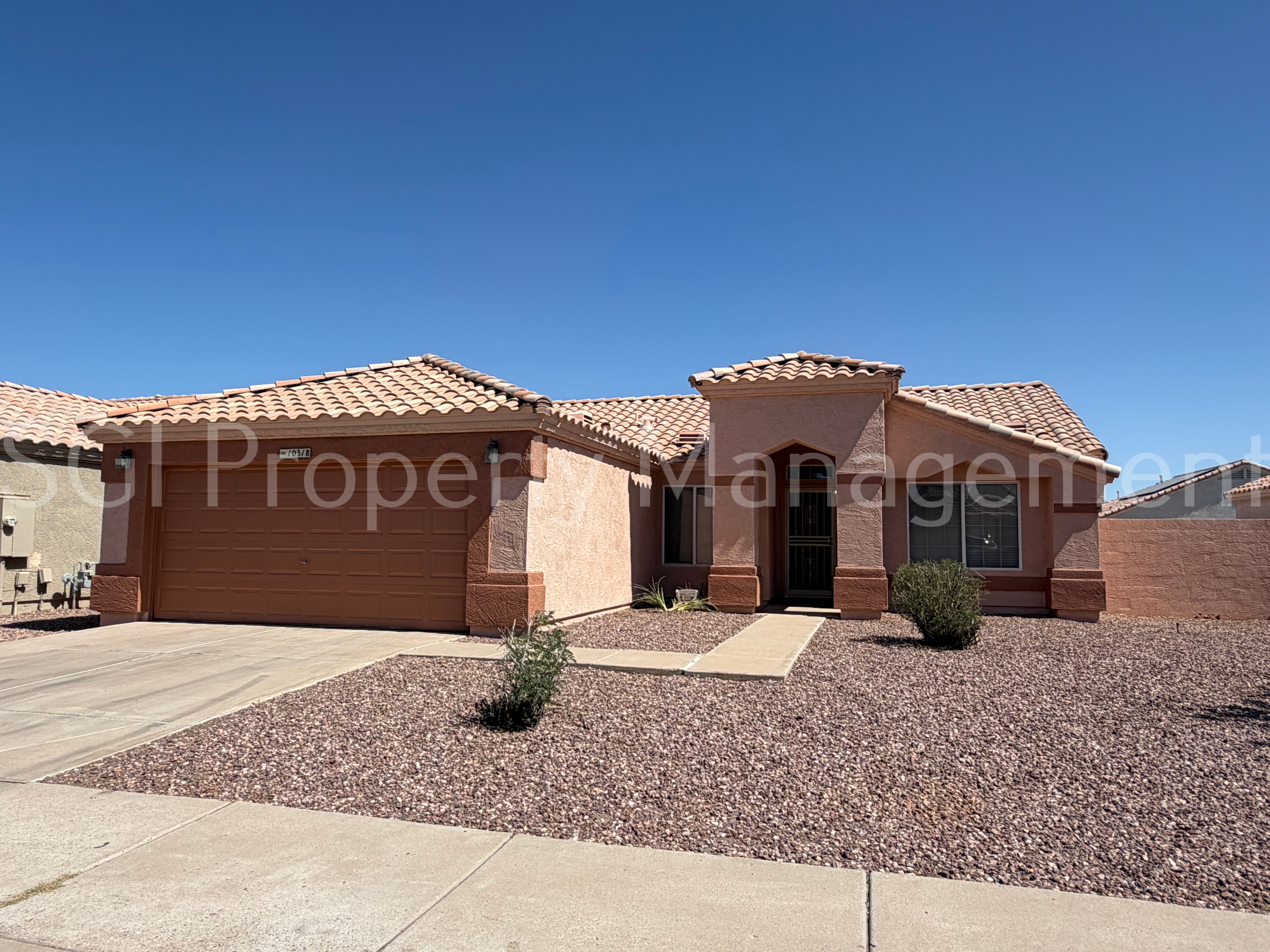 Glendale House: 10318 W Missouri Ave