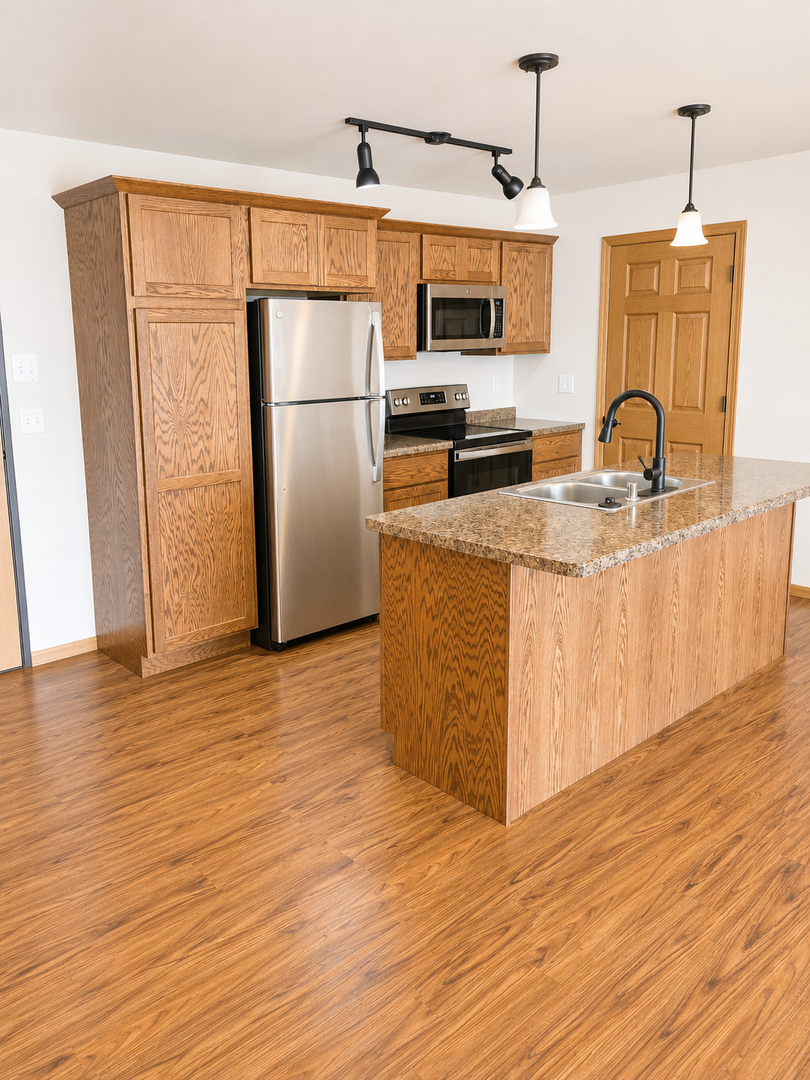 Tomah Apartment: 505 Larkin St