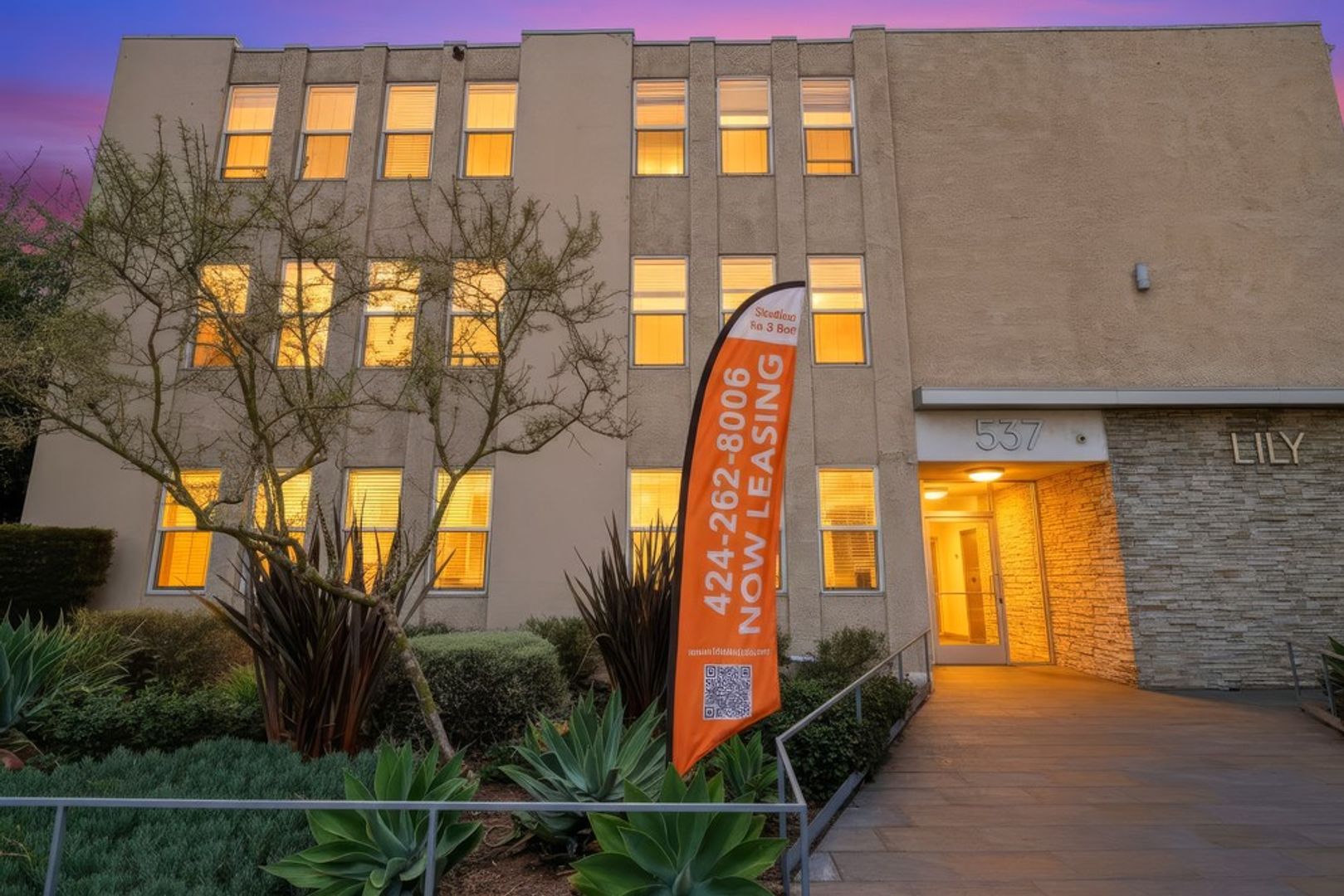 Inglewood Condo: 537 Hyde Park Blvd