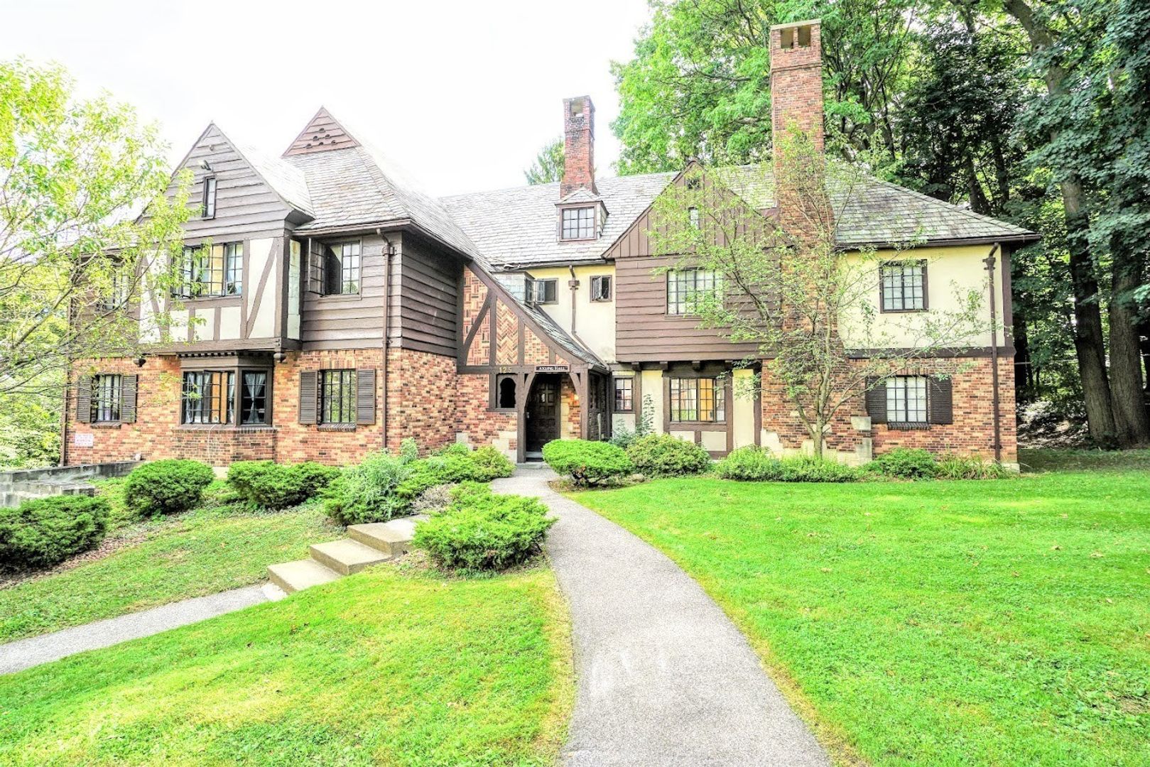 Rochester Condo: 125 Highland Parkway