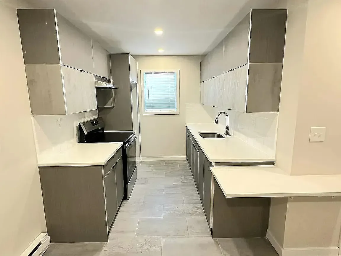 Newark Condo: 307-347 Littleton Ave