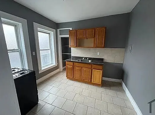 Newark Condo: 220 Roseville Ave