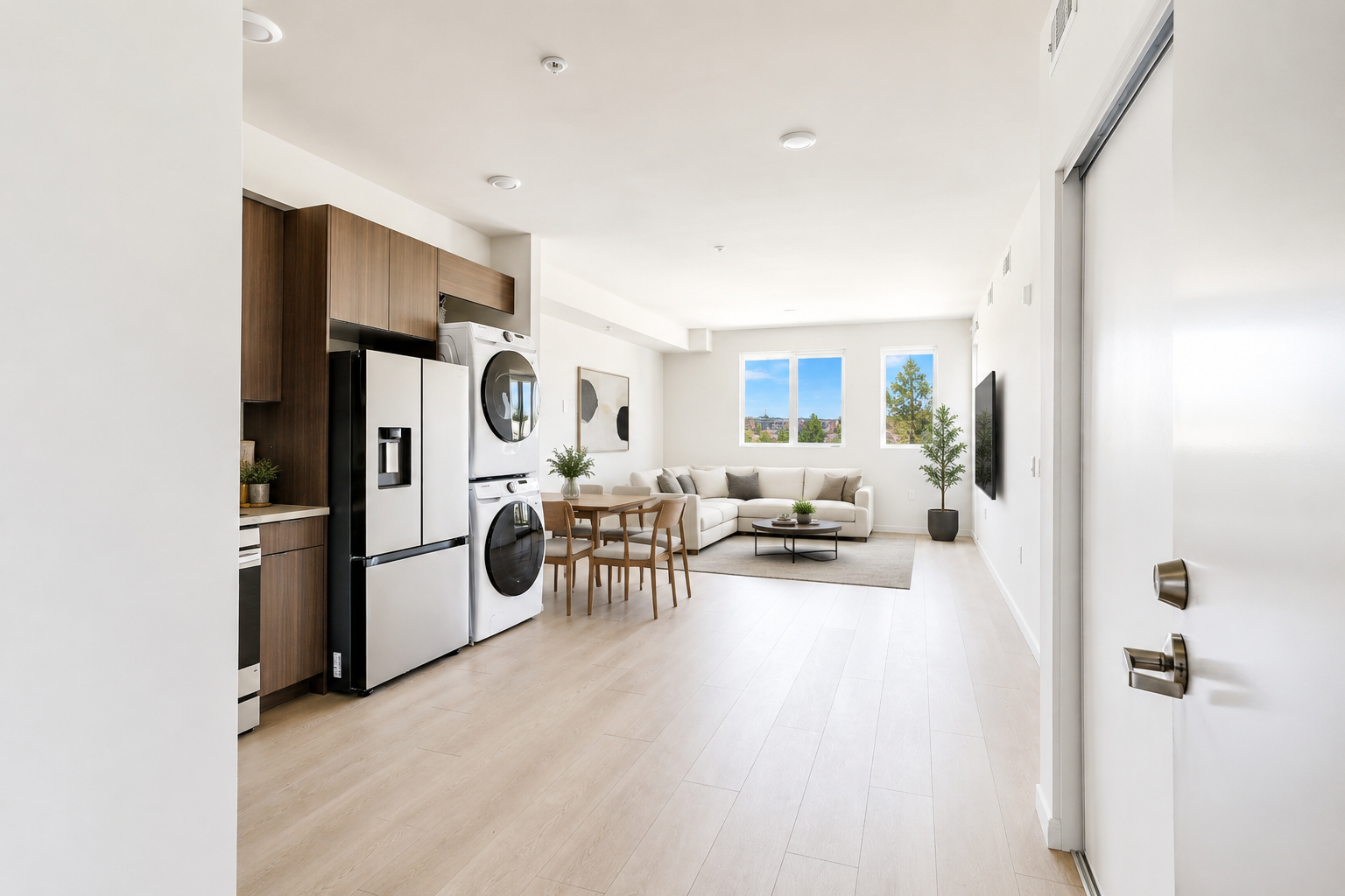 Los Angeles Condo: 326 Robinson St