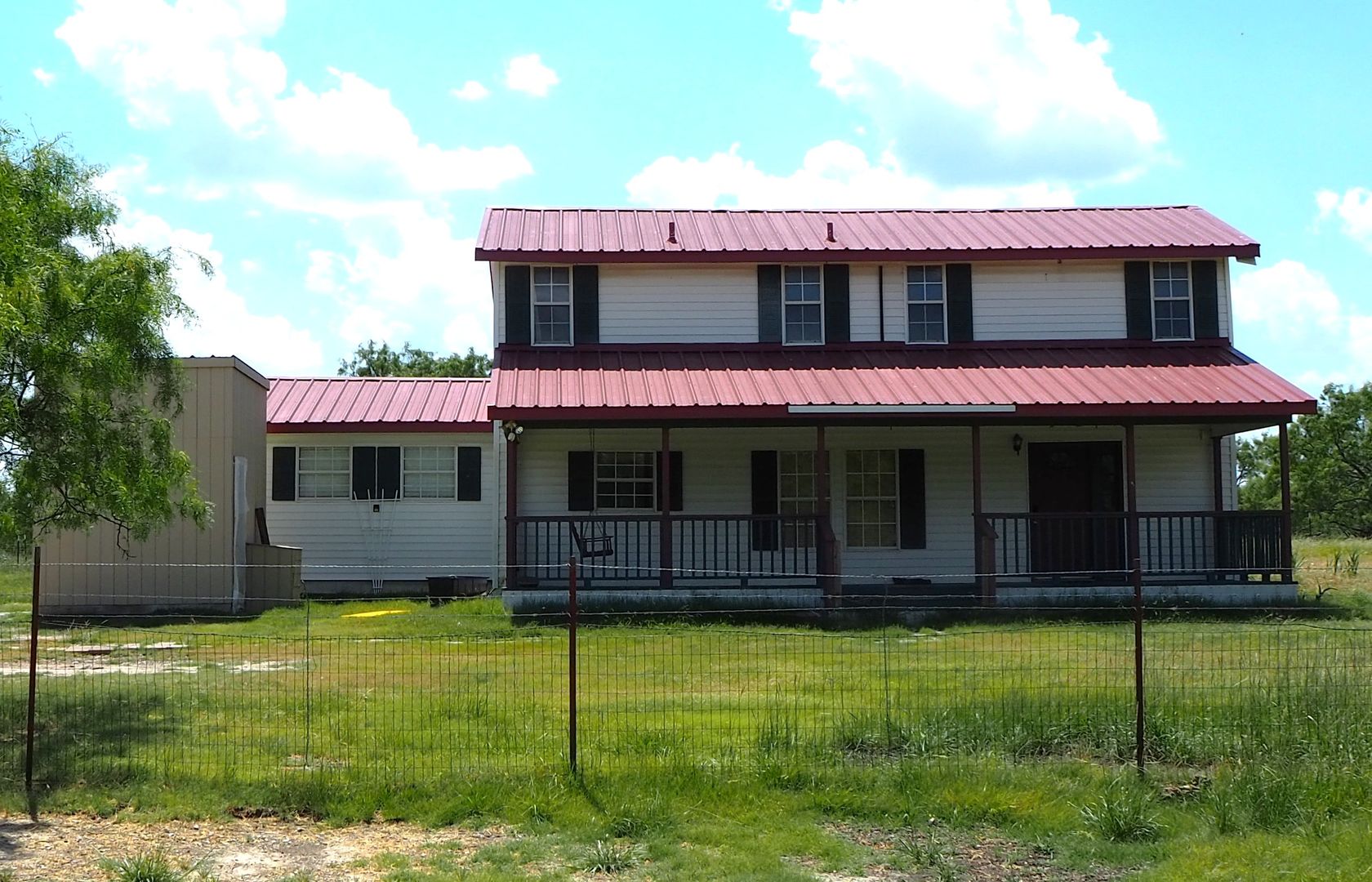 Pilot Point House: 9561 Hames Rd