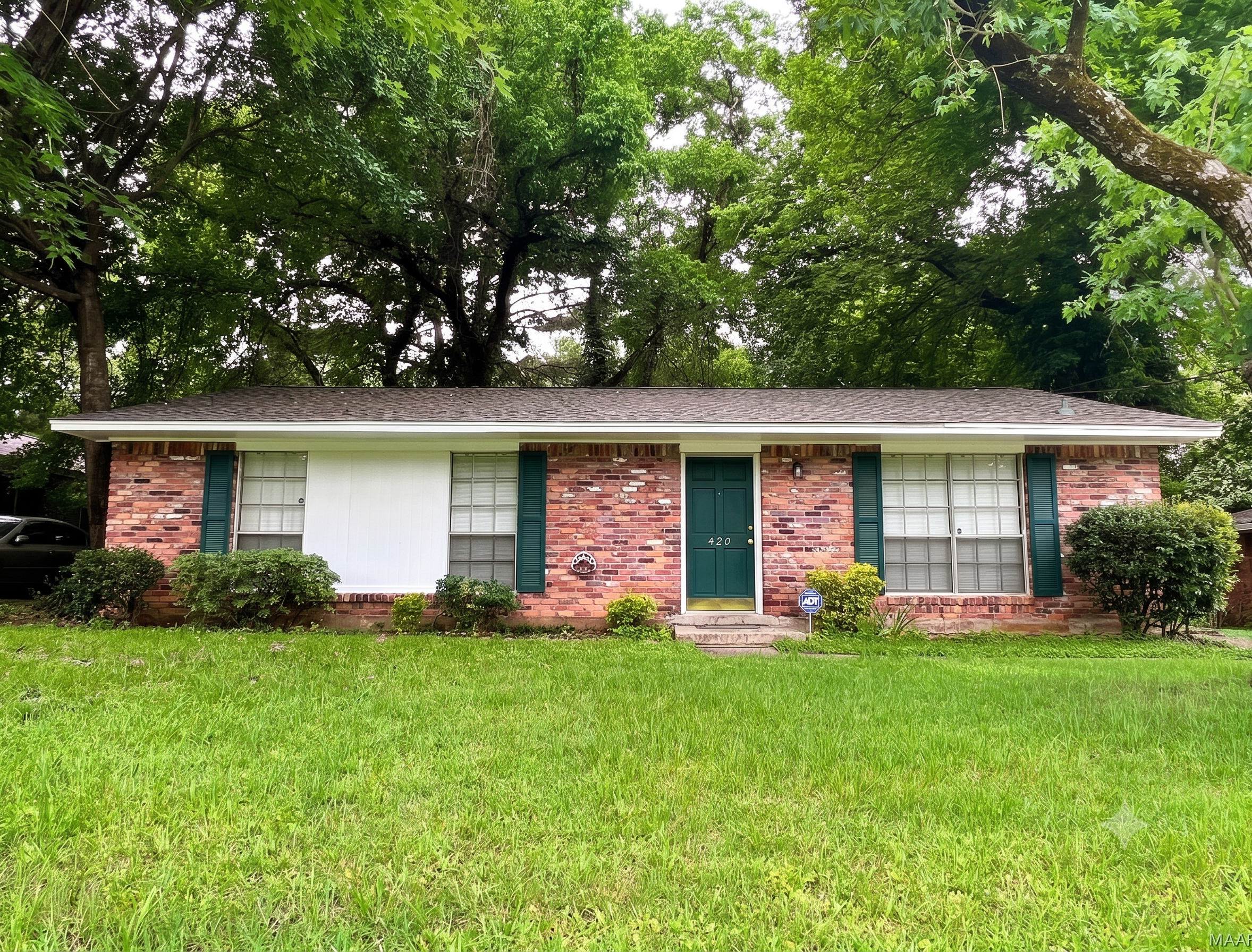 Montgomery House: 429 Fieldbrook Dr