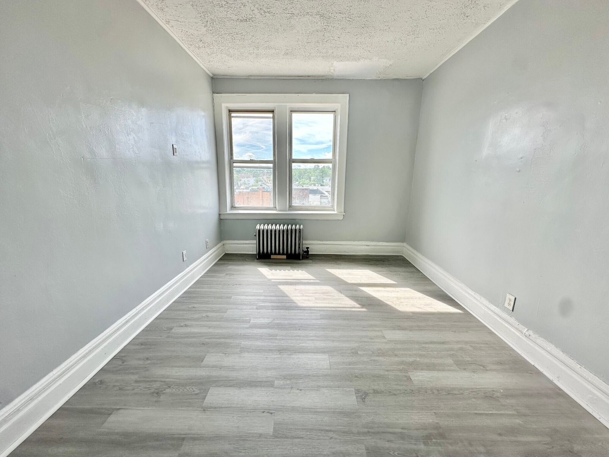 East Orange Condo: 94 Fairmount Terrace, East Orange, 07018