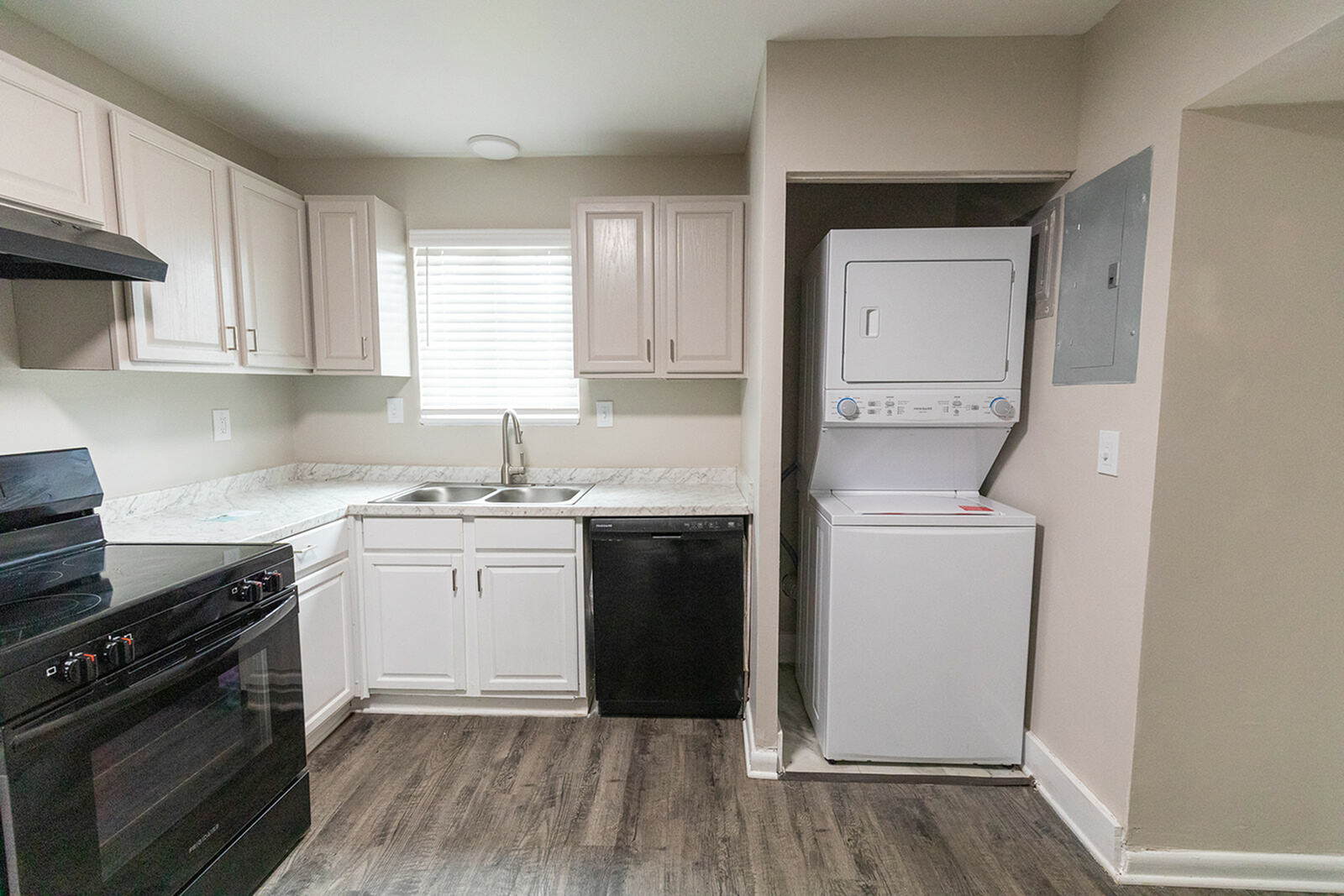 Spartanburg Apartment: 1000 East Main St