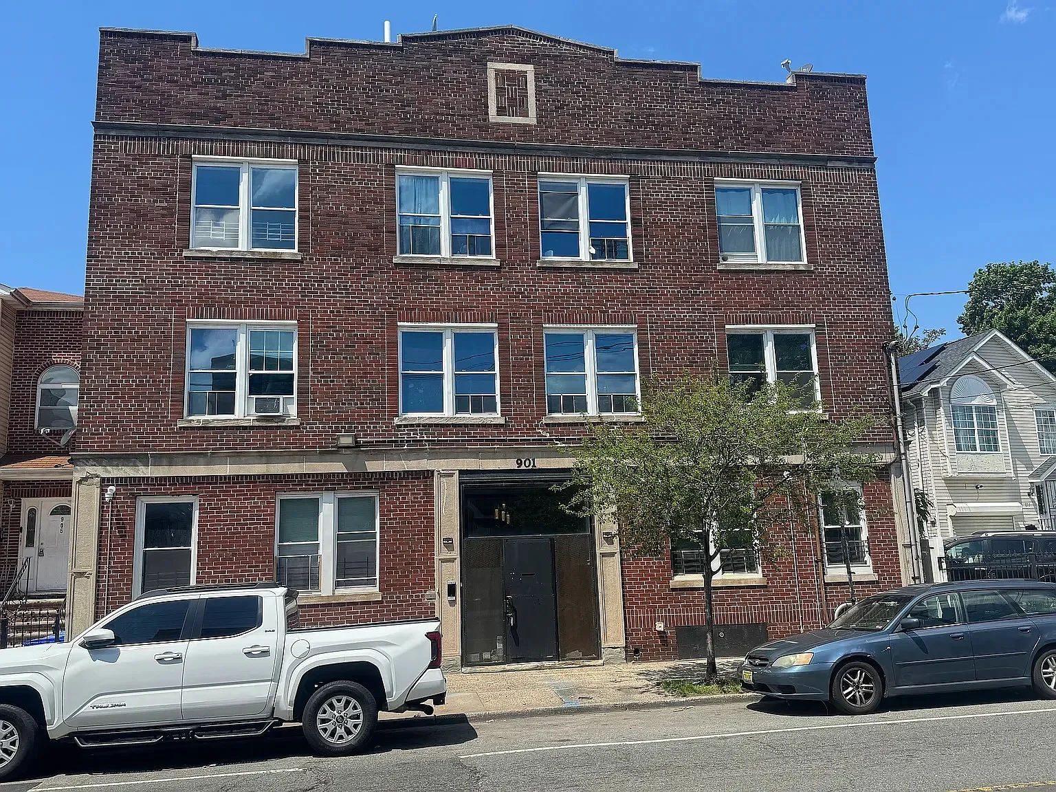 Newark Condo: 901 Bergen St