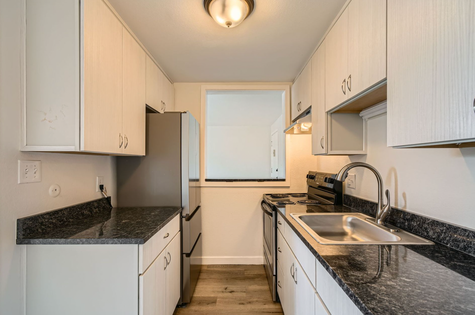 Englewood Apartment: 3377 S Clarkson St