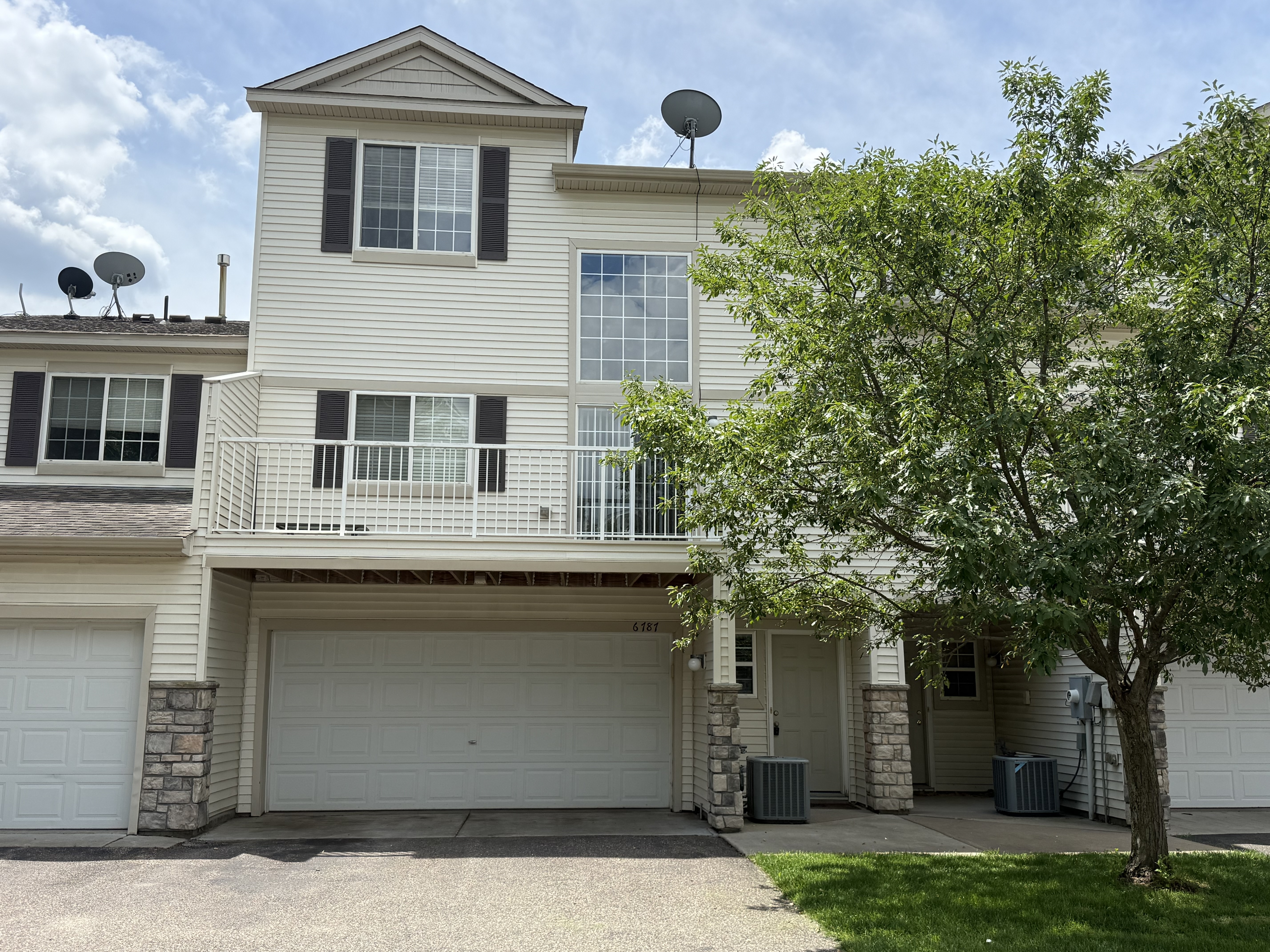 Cottage Grove Townhome: 6787 Pine Crest Trail S