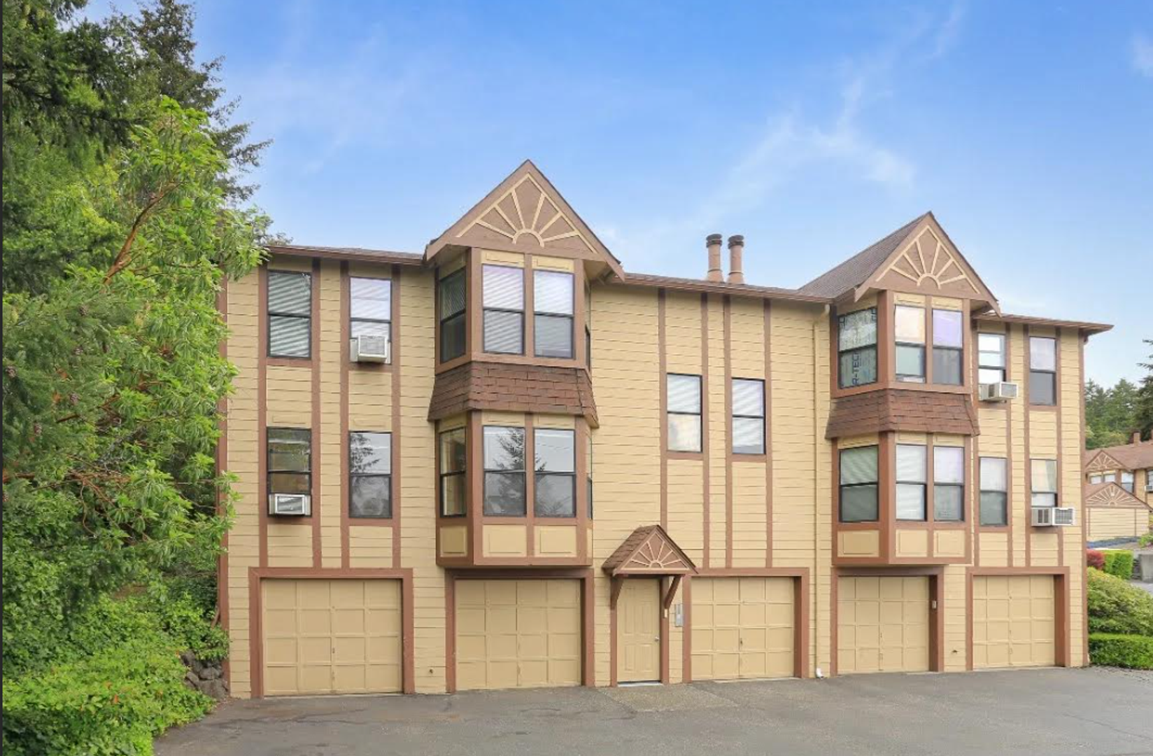 Tacoma House: 5205 S Orchard St
