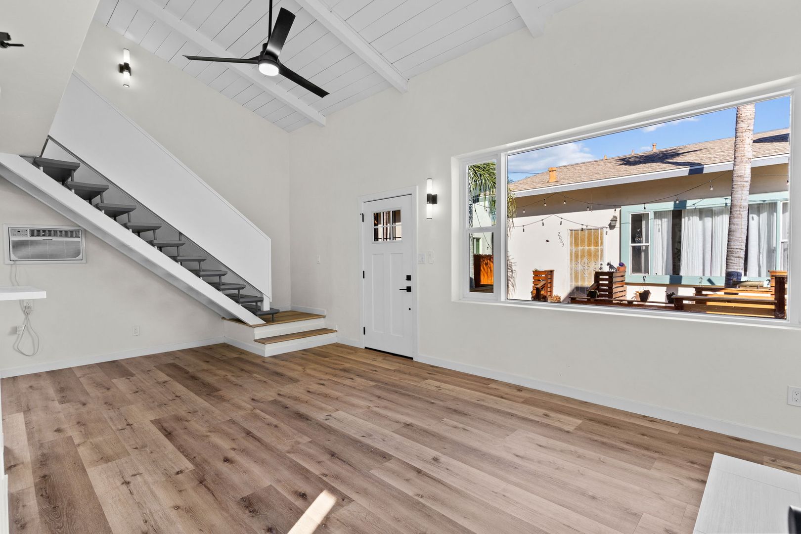 San Diego Condo: 2055 Thomas Avenue