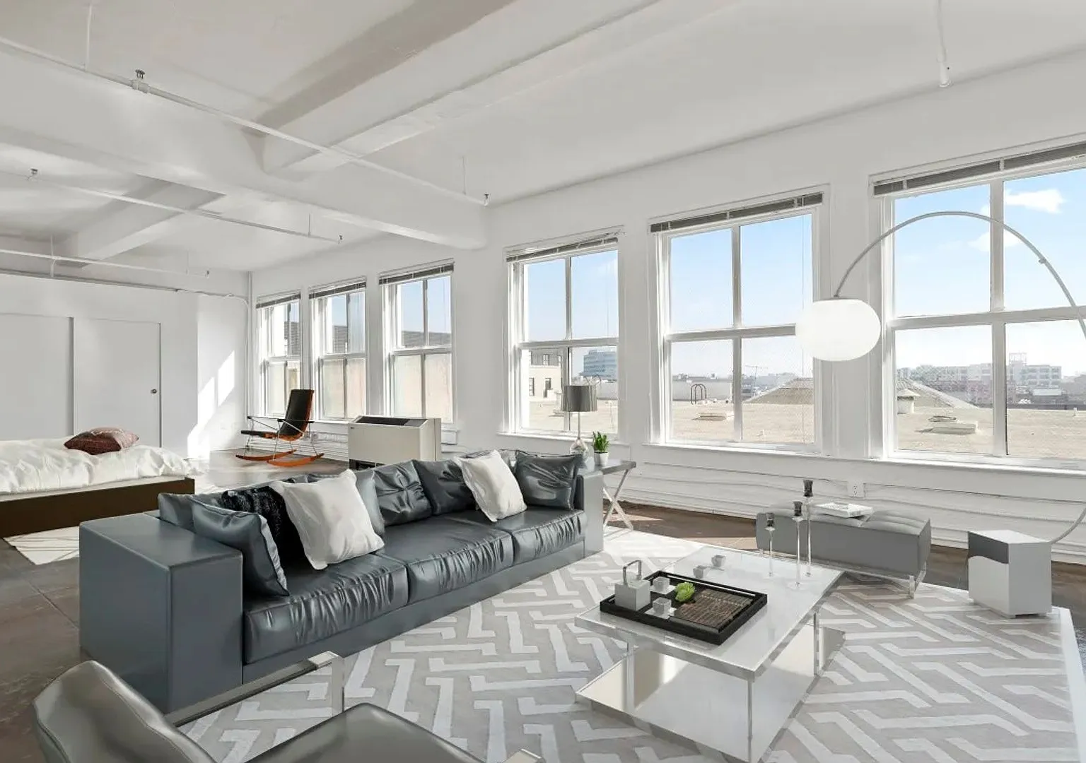 Los Angeles Apartment: 400 S Main St