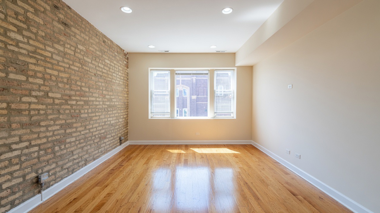 Chicago Condo: 4609 North Kimball Avenue