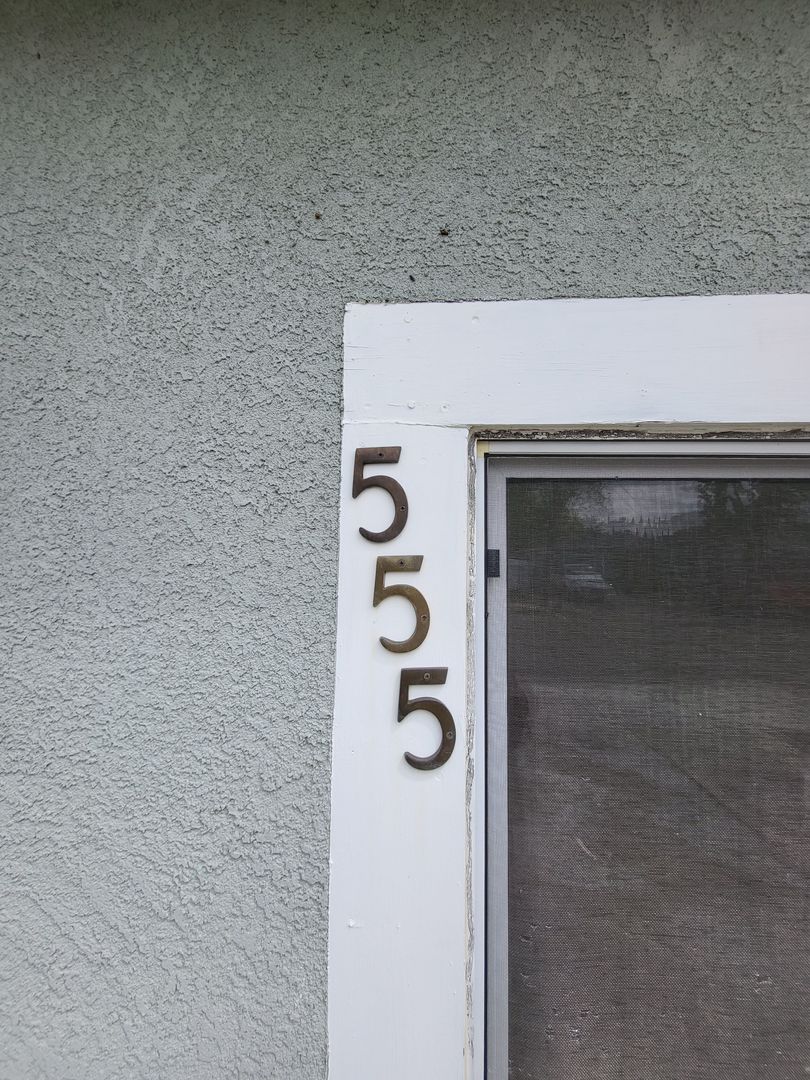 Tracy House: 555 W. Whittier Ave