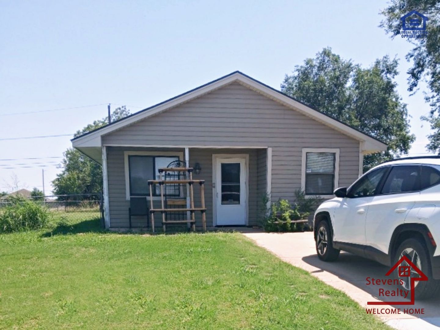 Lawton House: 1302 SW Texas Ave