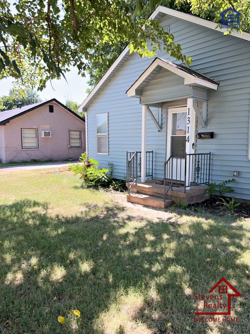 Lawton House: 1314 NW Smith Ave