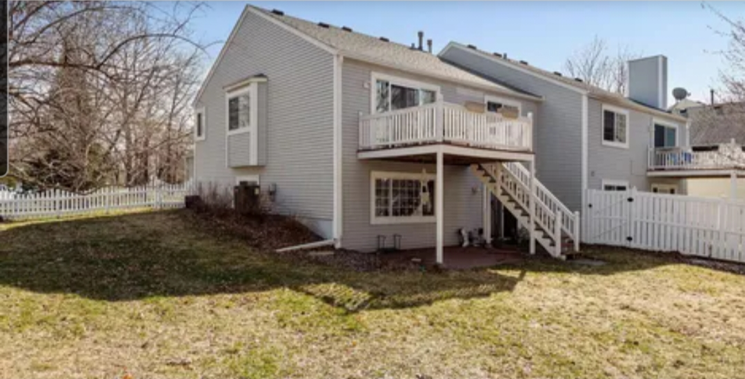 Shoreview House: 5759 Donegal Dr