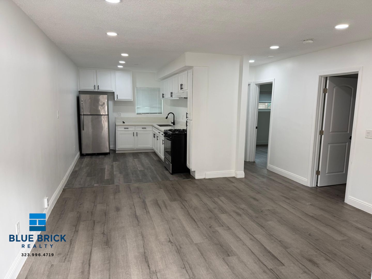 Van Nuys Condo: 5739 Halbrent Ave
