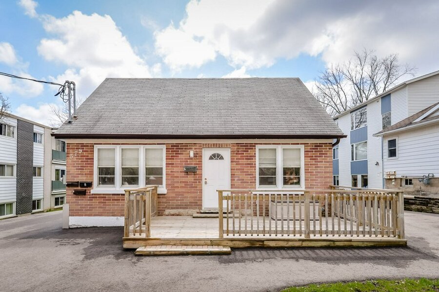 4 - 379 Erb St W - 4 - 17