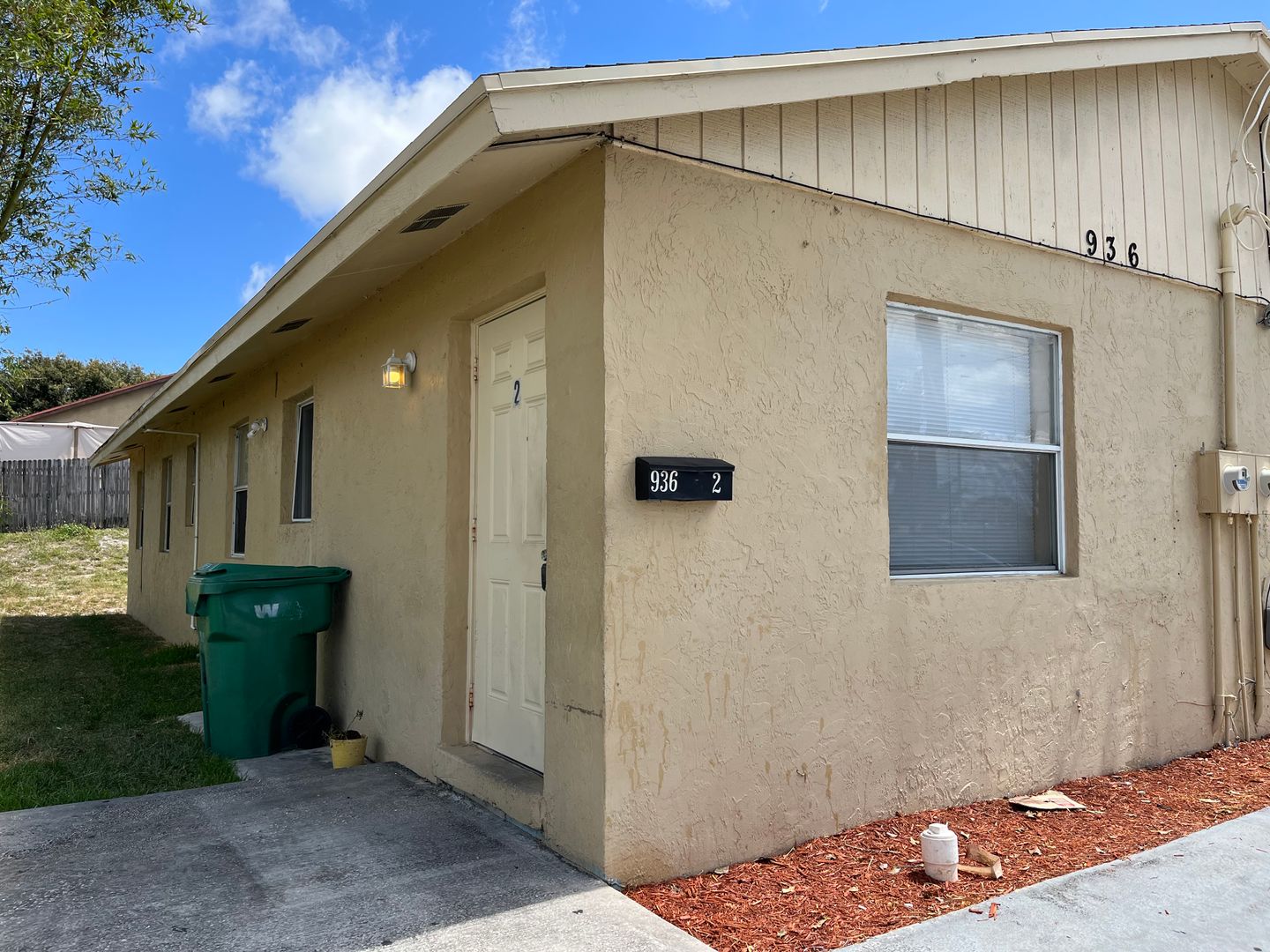 Riviera Beach Condo: 936 W. 9th St.