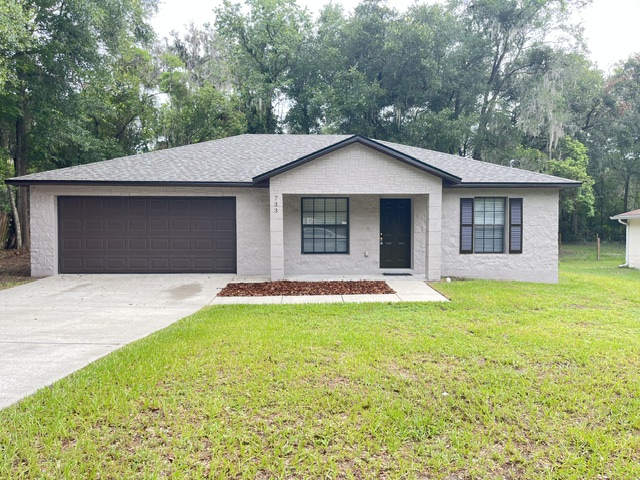 Deland House: 733 E Indiana Ave