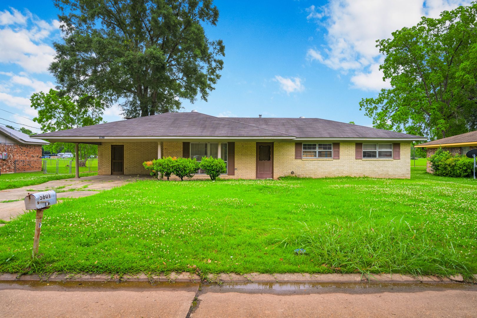 Alexandria House: 5601 Jeff Davis Drive
