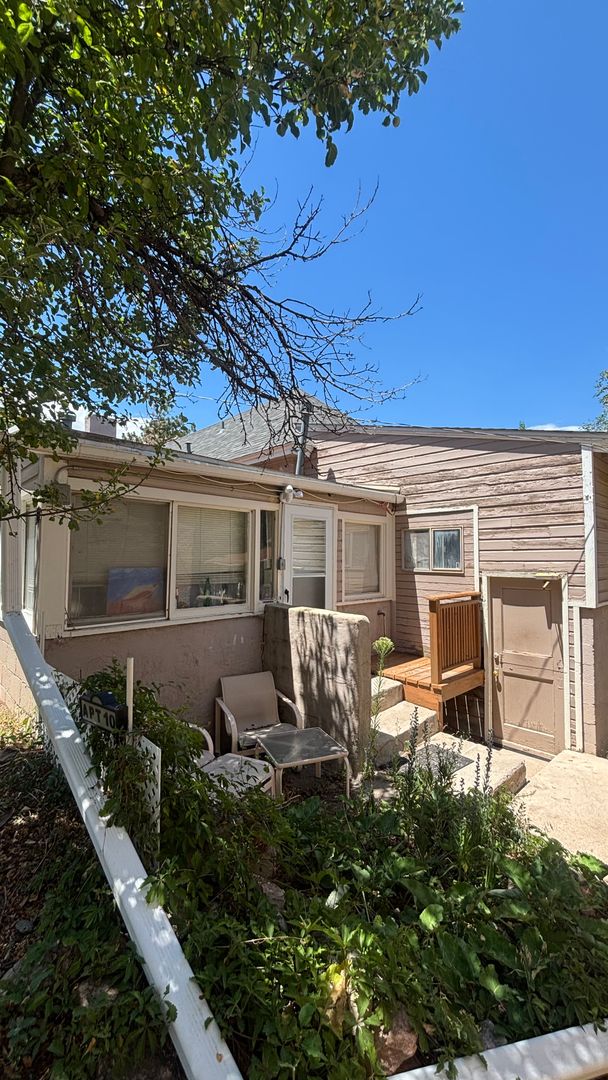 Manitou Springs Condo: 612 High St.