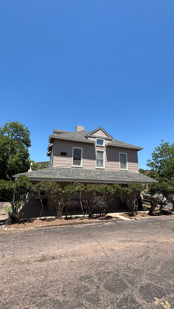 Manitou Springs Condo: 612 High St.