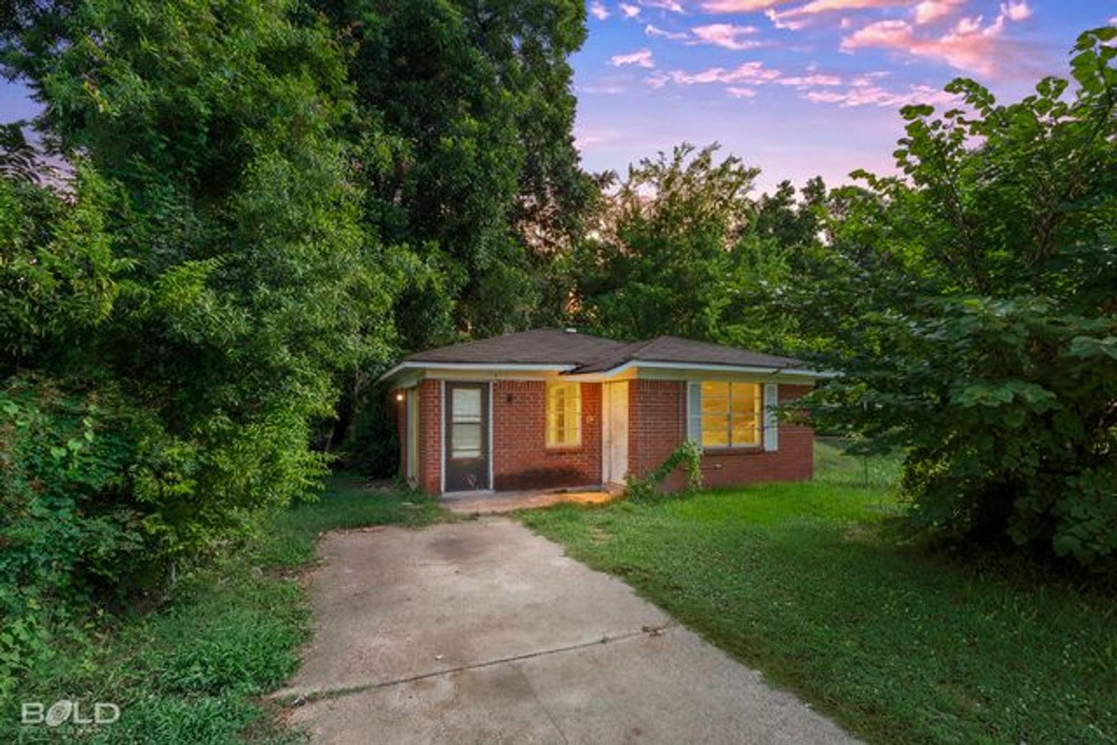 Shreveport House: 430 Fuller St