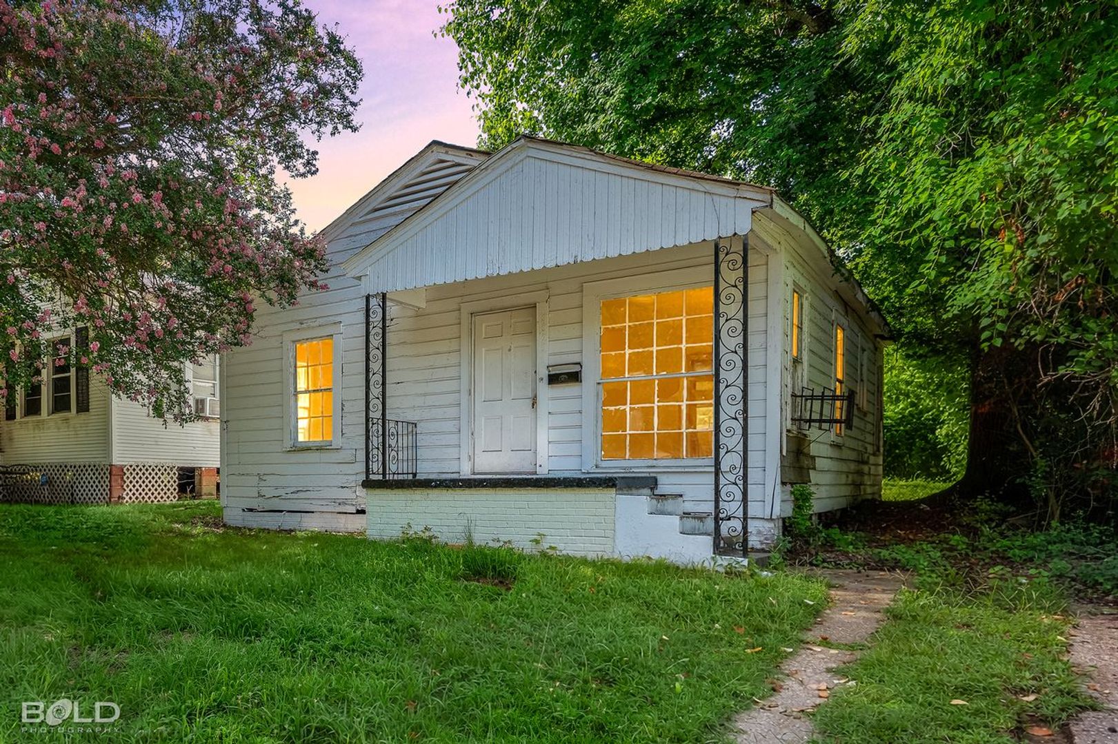 Shreveport House: 3325 Judson St