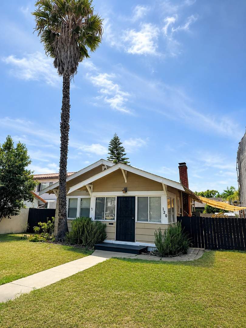 Coronado House: 120 H Avenue
