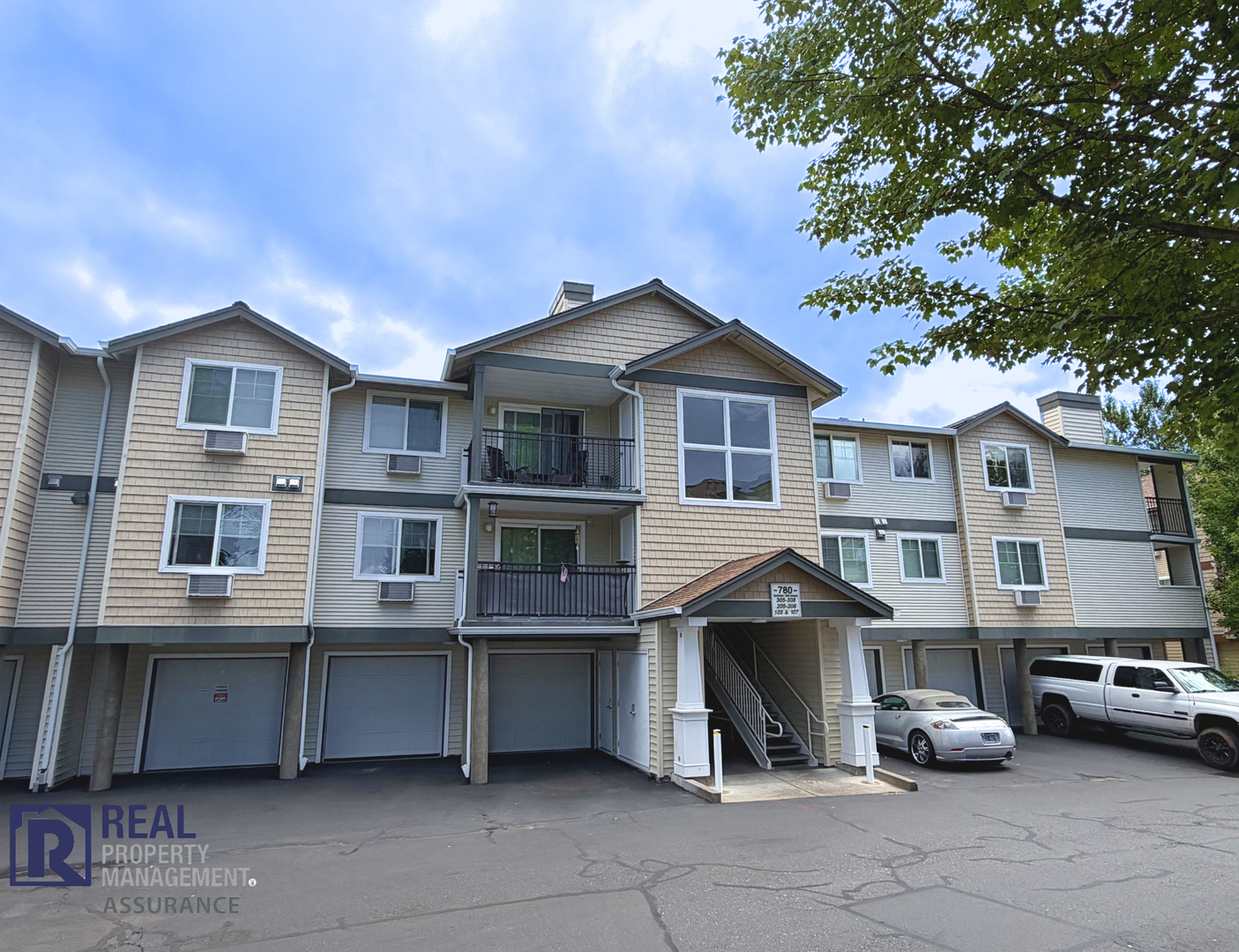 Beaverton House: 780 NW 185th Ave