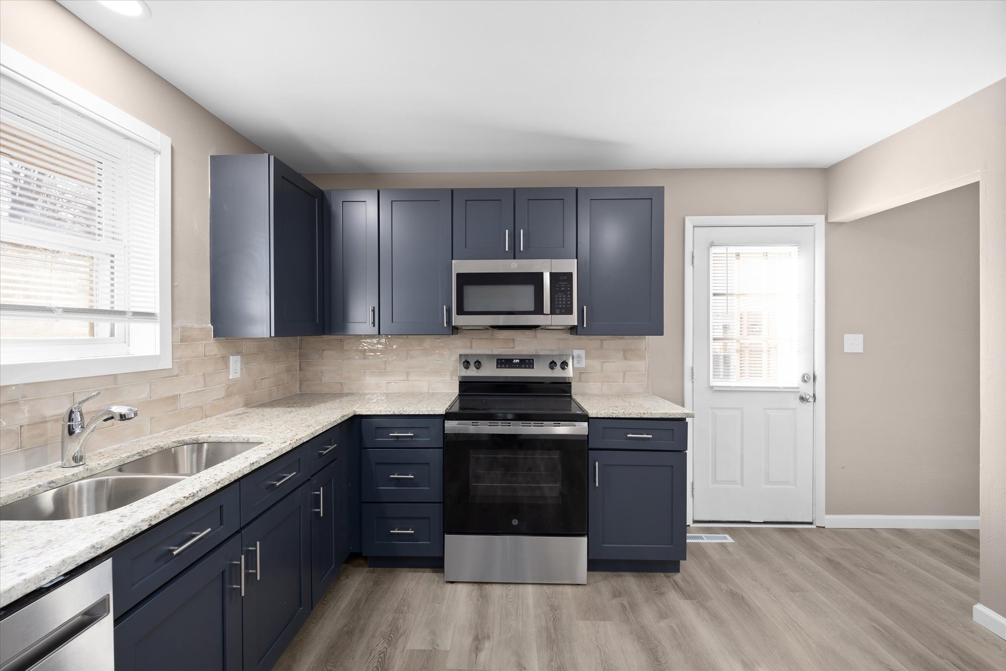Collinsville Condo: 6 Manor Dr