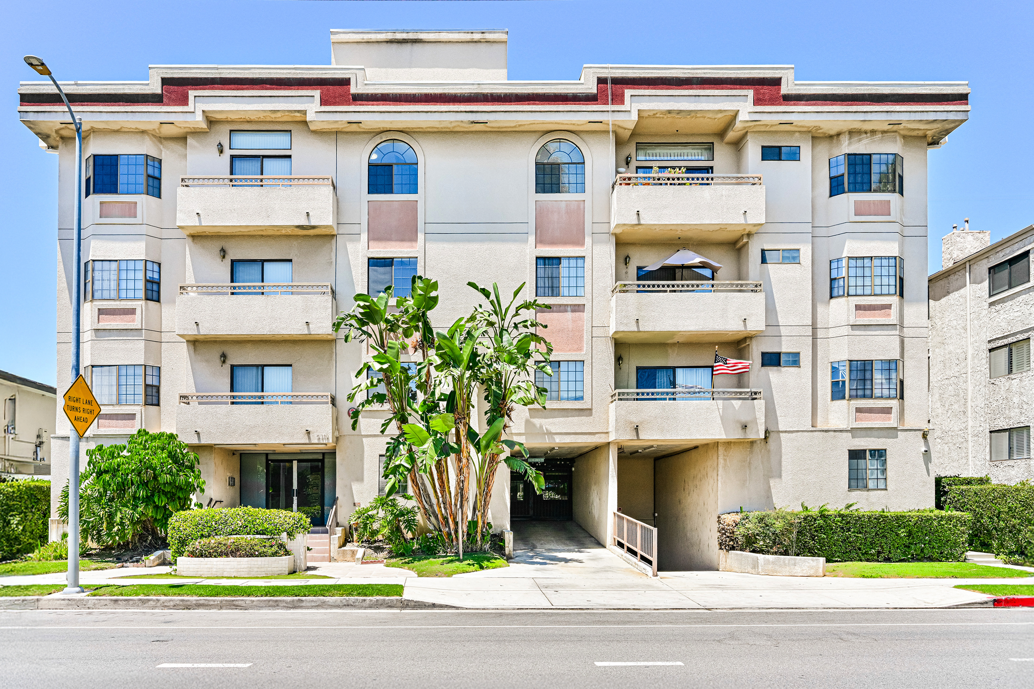 Tarzana Condo: 5319 Lindley Ave.