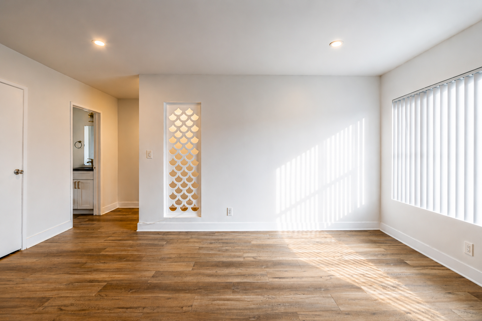 Los Angeles Condo: 2233 S Ridgeley Dr