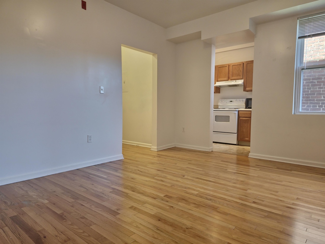 Washington Condo: 1458 Columbia Rd NW