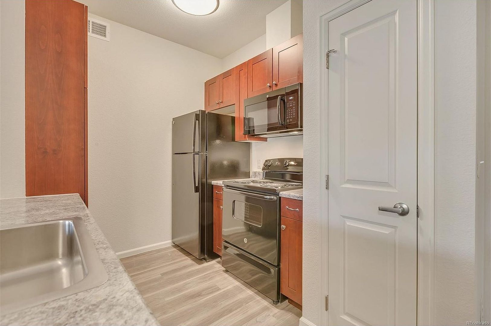 Lakewood Apartment: 1230 Pierce St