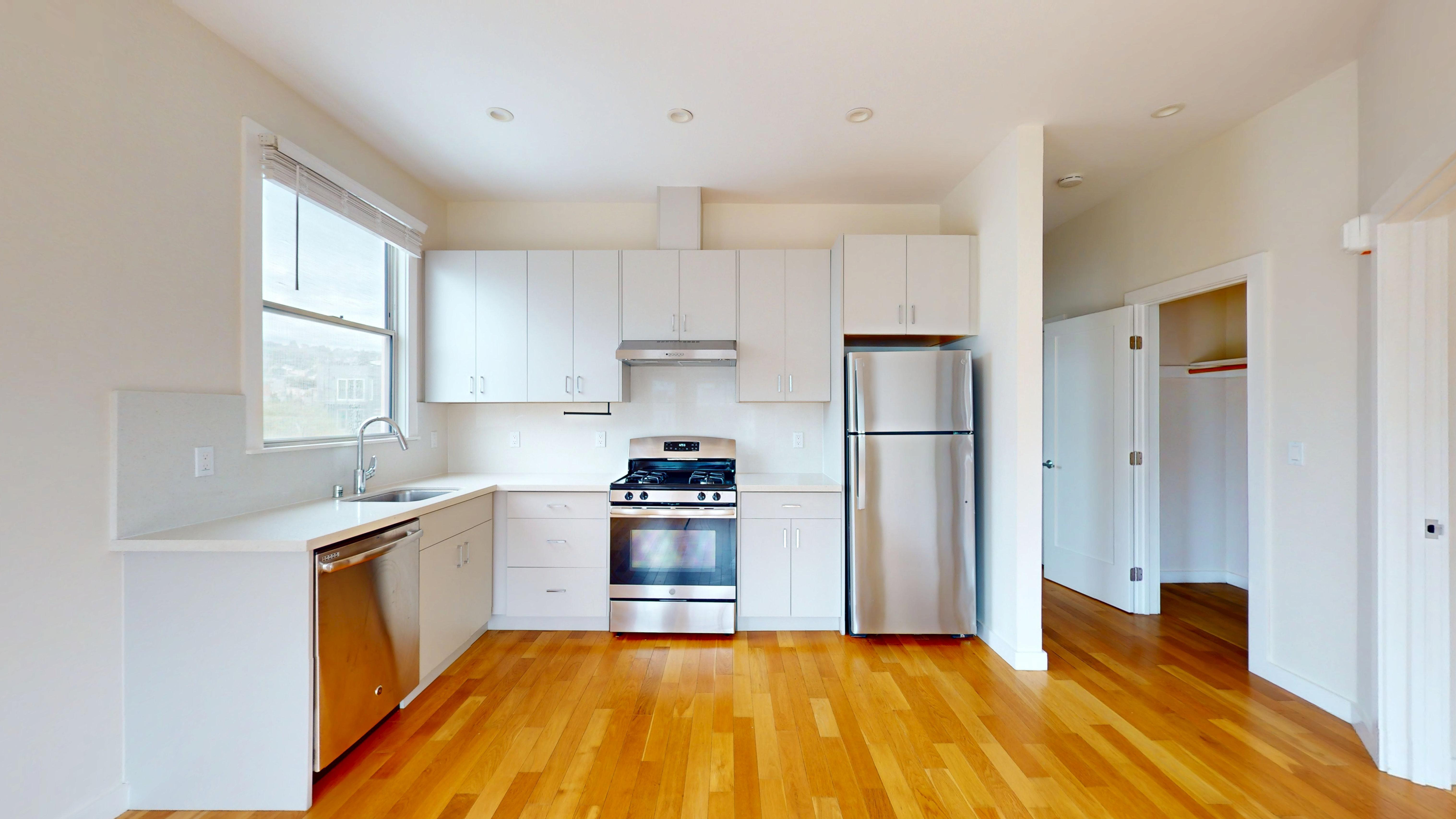 San Francisco Condo: 40 Tiffany Ave