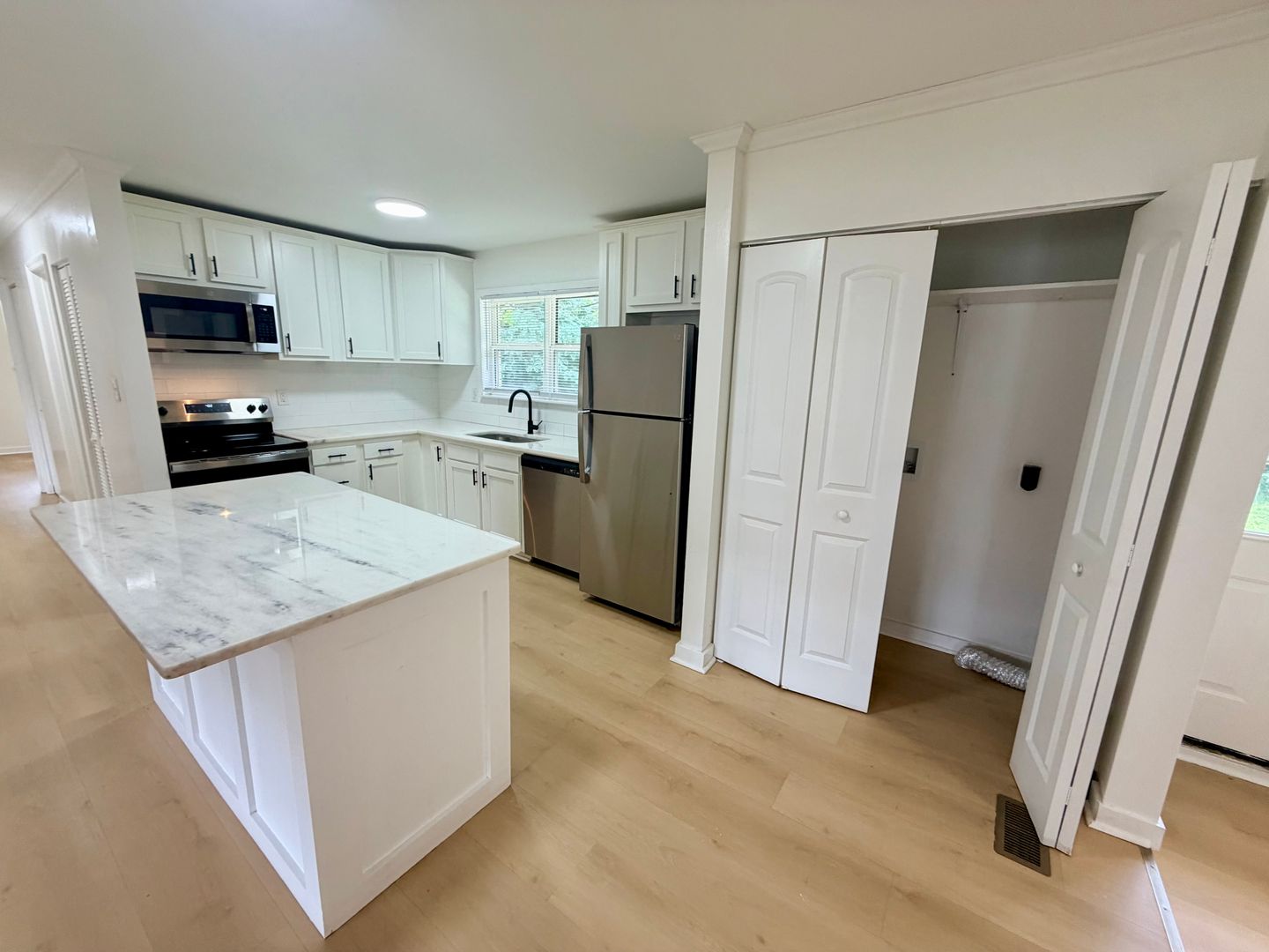 Lexington House: 505 Anniston Dr (Z1)