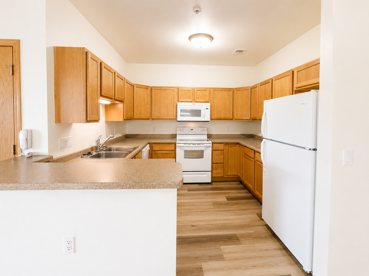 OREGON Apartment: 218 WOLFE St