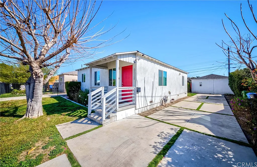 North Hollywood House: 6528 Beeman Ave.
