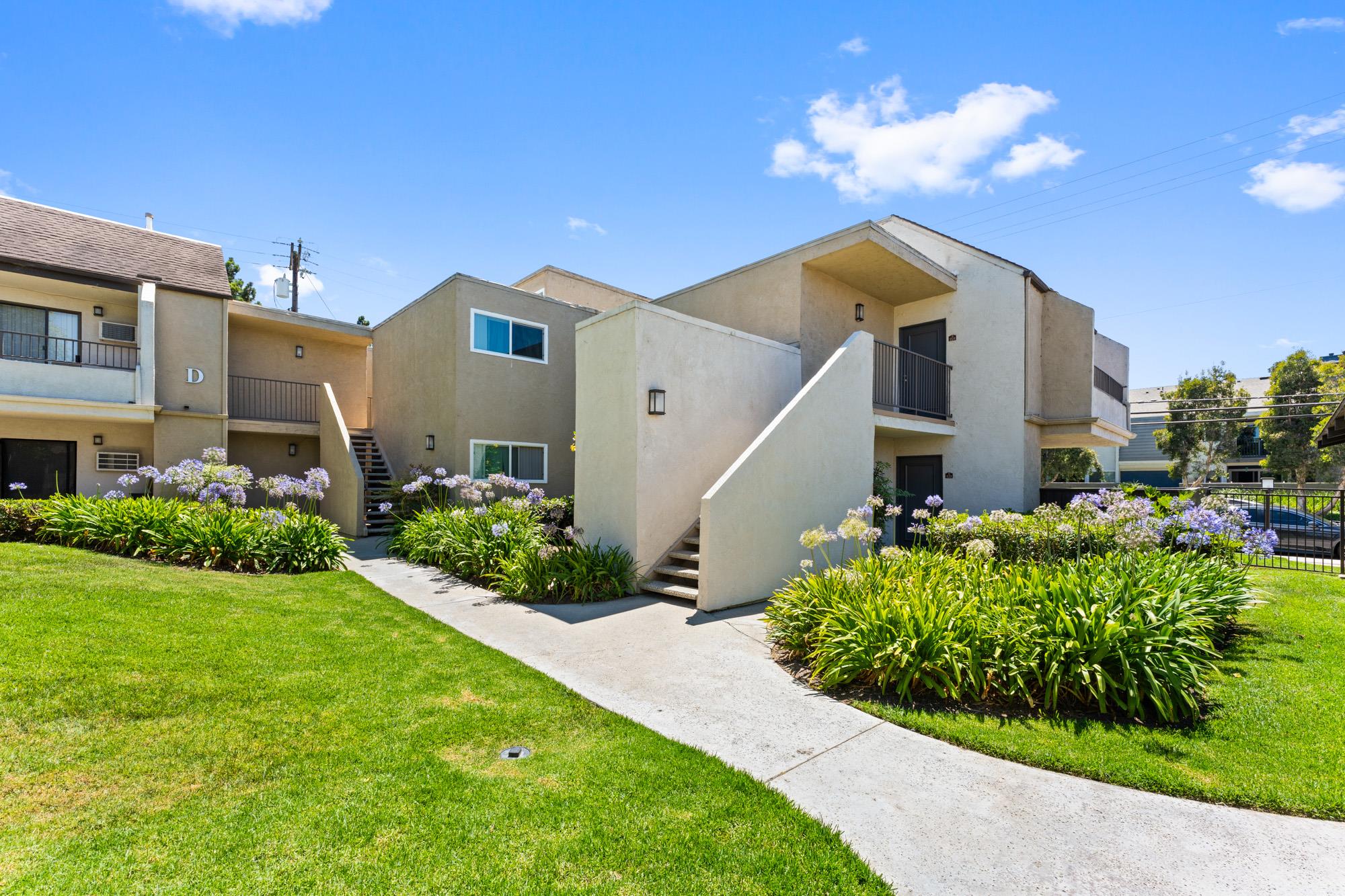 Costa Mesa Apartment: 2650 Harla Avenue