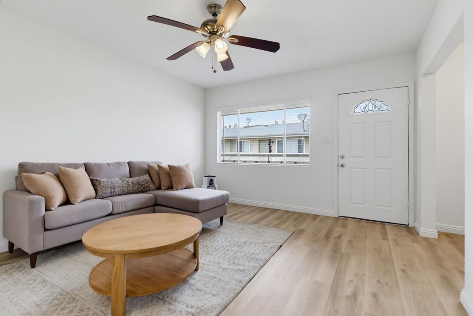 Los Angeles Condo: 6100 West Blvd