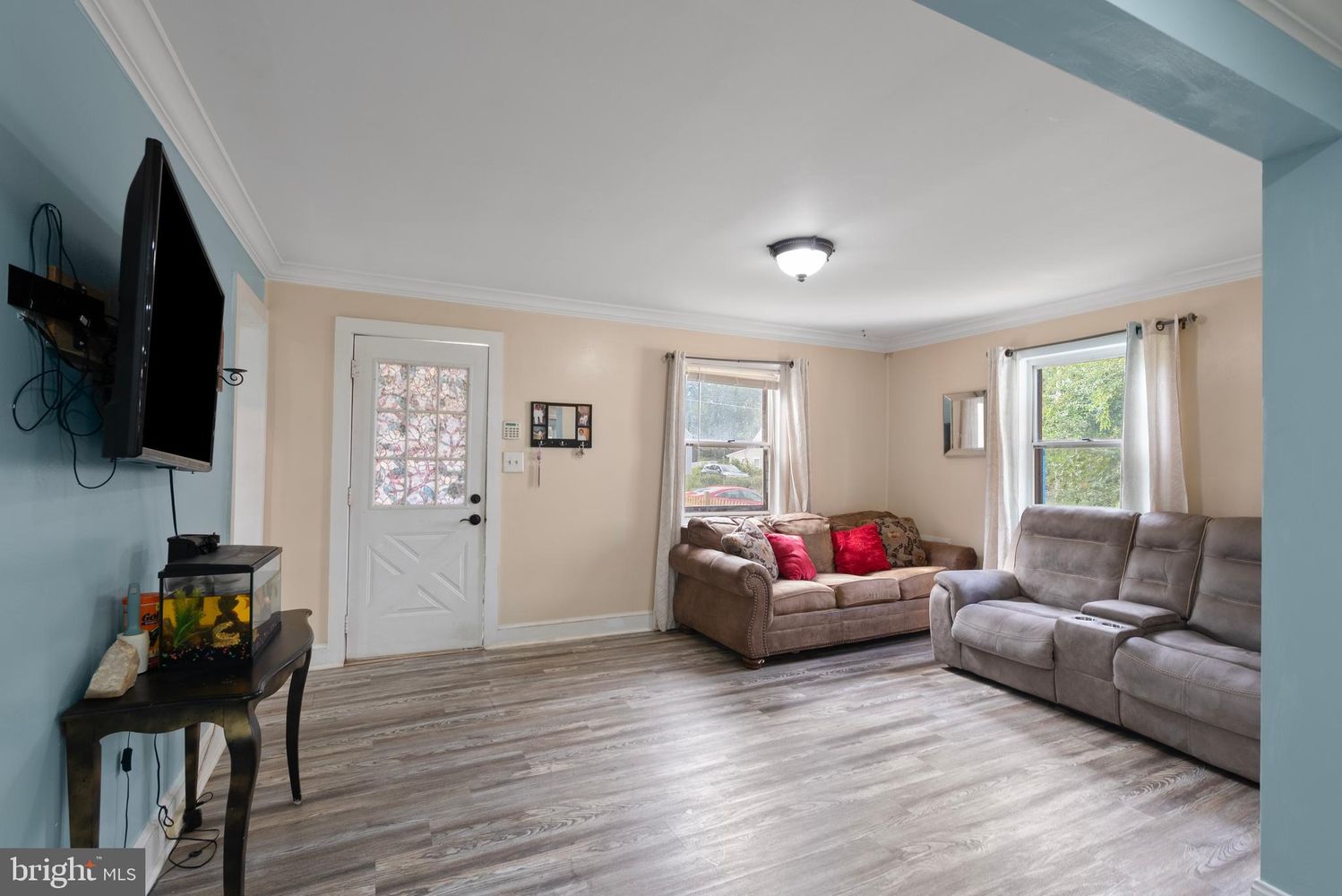 Oxon Hill House: 121 N Huron Dr