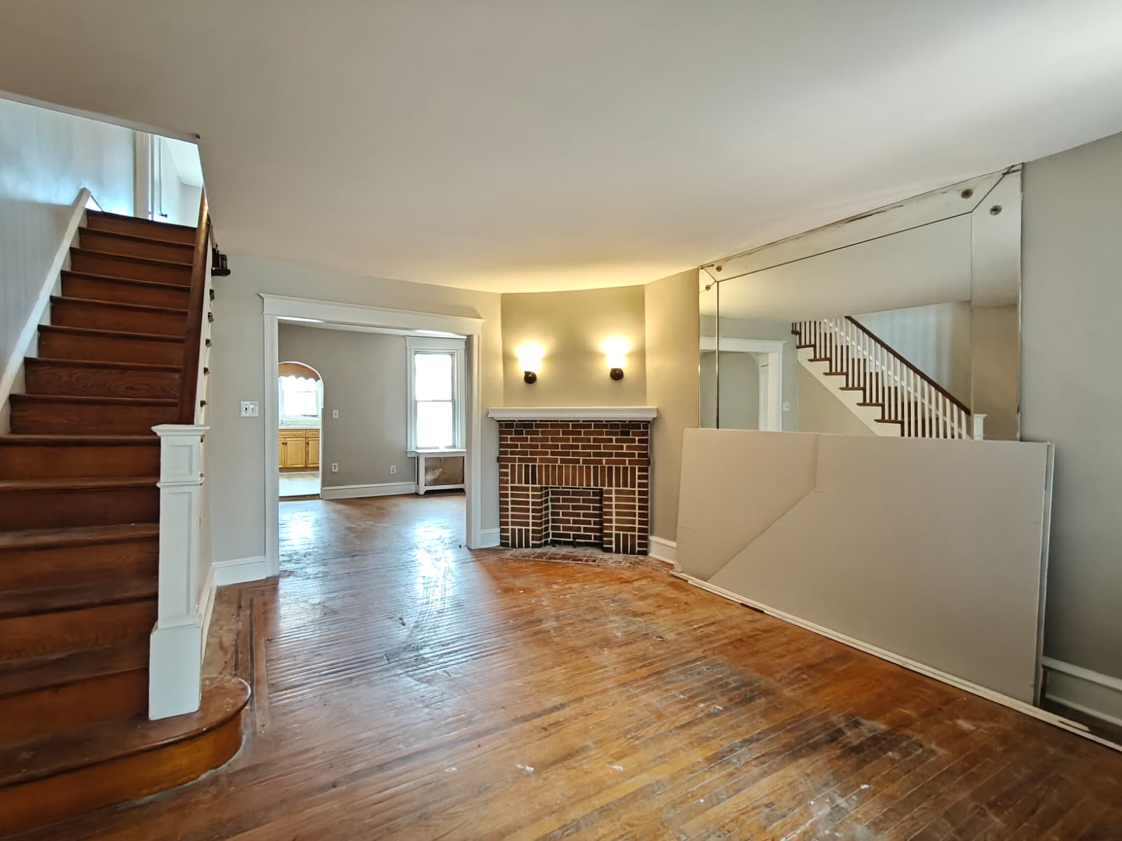 Philadelphia Townhome: 409 N Daggett St